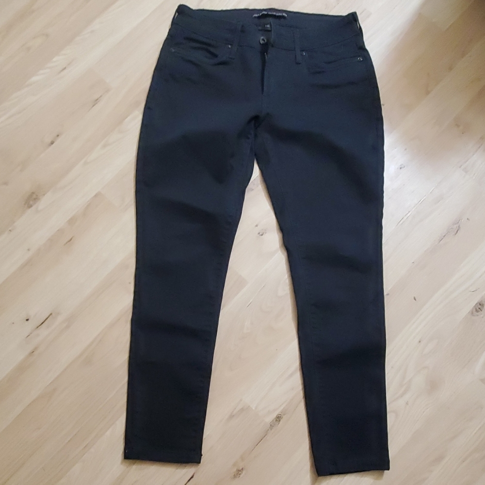 Black denim levi skinny jeans